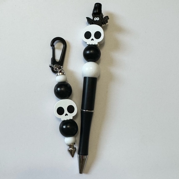 Halloween Pen and Carabiner Set: Use as a Keychain, Zipper Pull, Backpack Clip - Picture 3 of 6